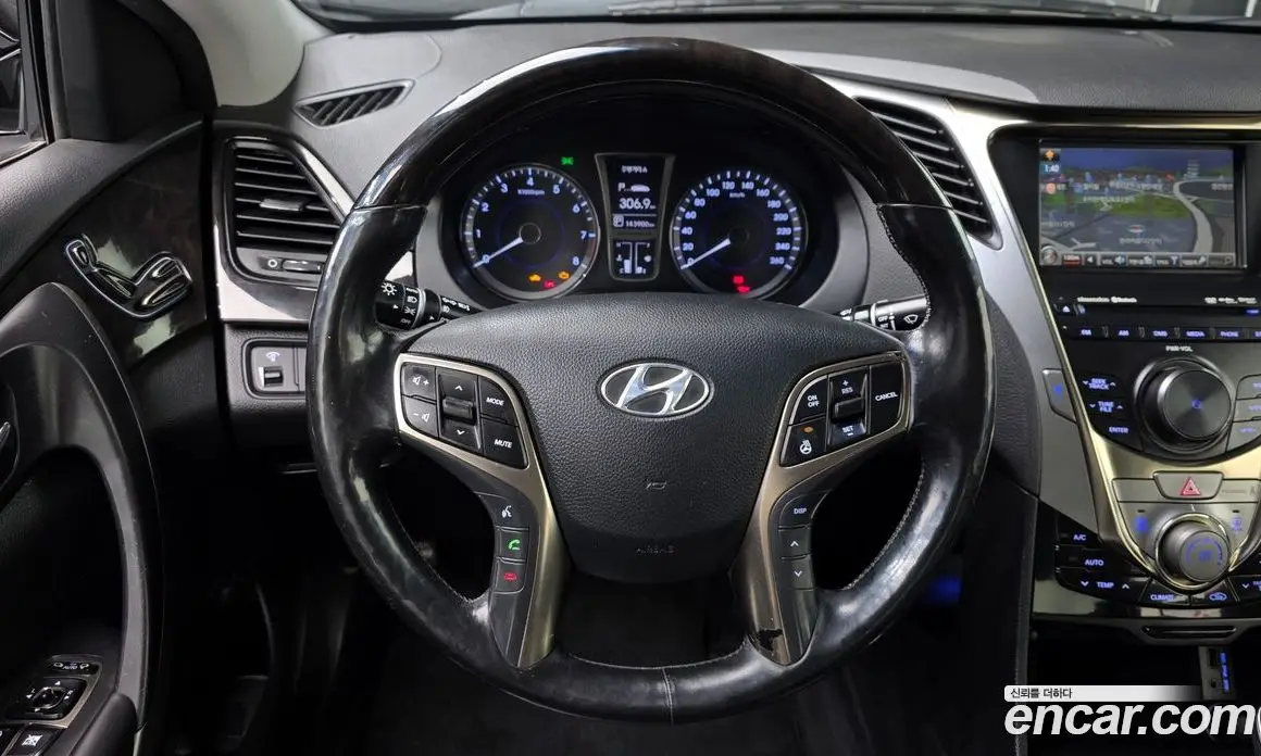 Hyundai Grandeur 2011 3.0 автомат (гидро), фото 16