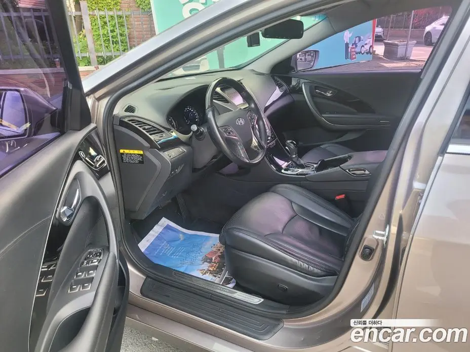 Hyundai Grandeur 2012 3.0 автомат (гидро), фото 8