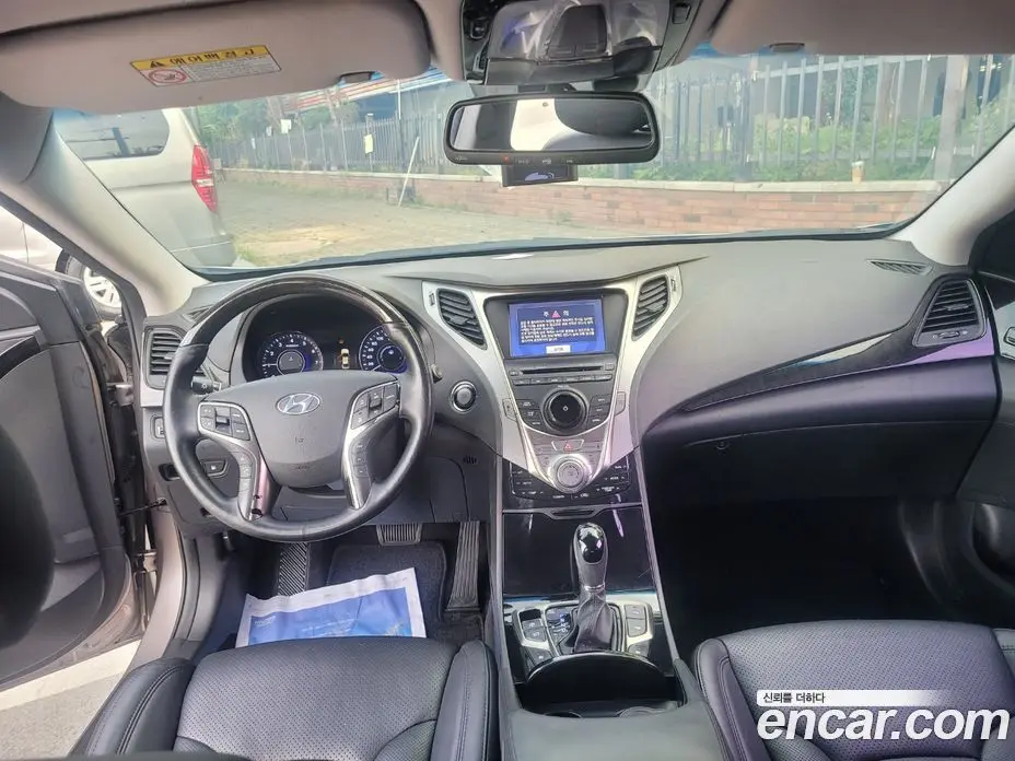 Hyundai Grandeur 2012 3.0 автомат (гидро), фото 10