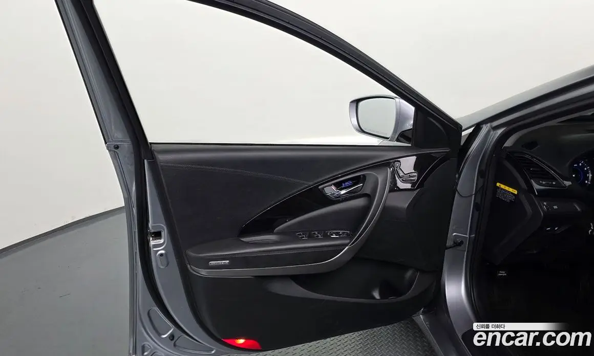 Hyundai Grandeur 2015 2.4 автомат (гидро), фото 14
