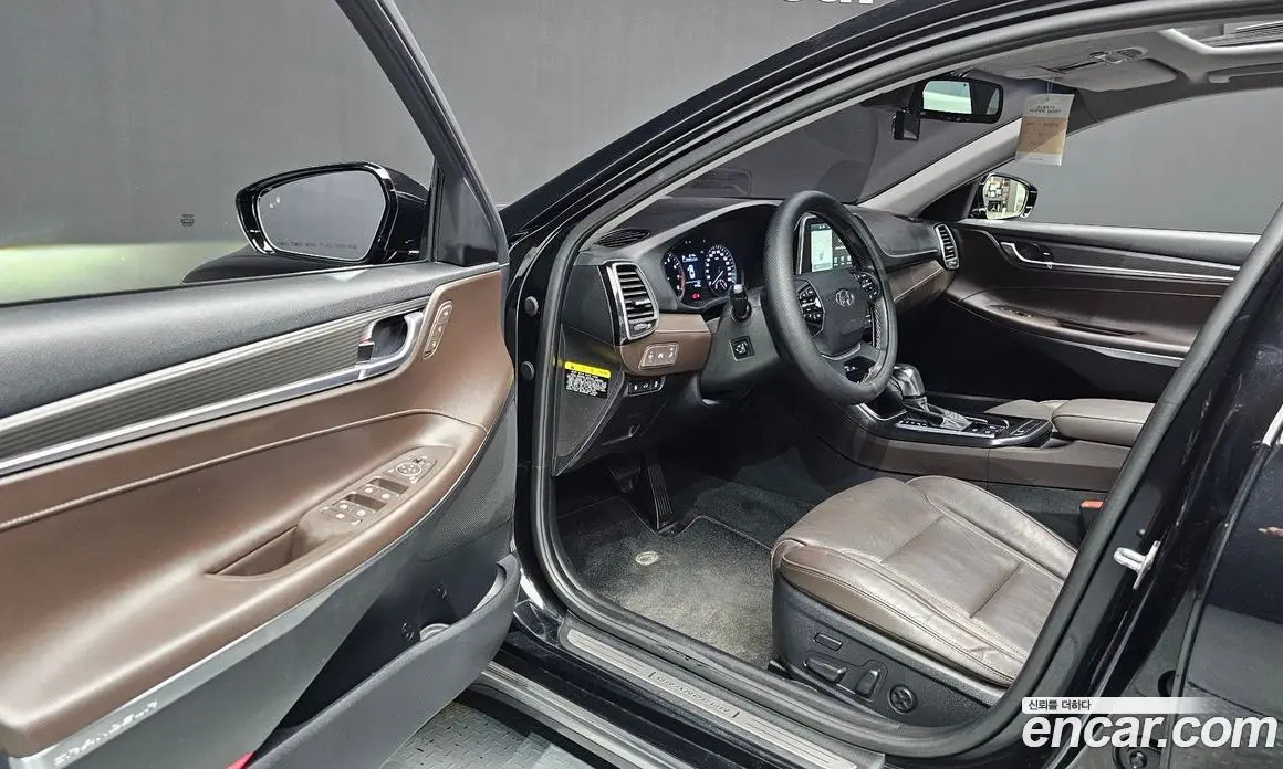 Hyundai Grandeur 2016 2.4 автомат (гидро), фото 13