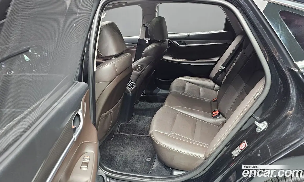 Hyundai Grandeur 2016 2.4 автомат (гидро), фото 18