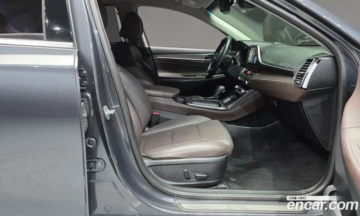 Hyundai Grandeur 2017 2.4 автомат (гидро), фото 16