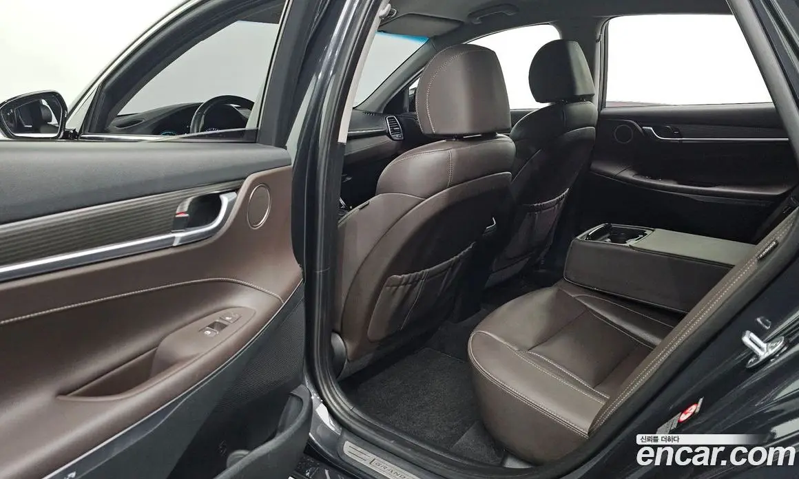 Hyundai Grandeur 2017 2.4 автомат (гидро), фото 17