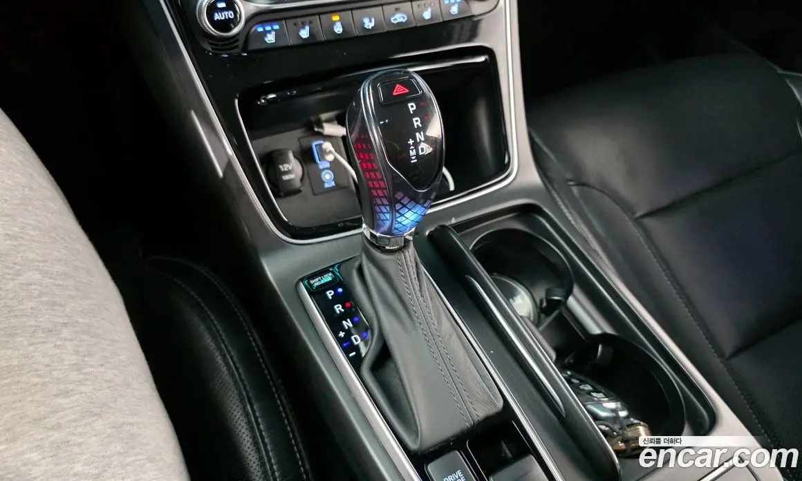 Hyundai Grandeur 2018 2.4 автомат (гидро), фото 9