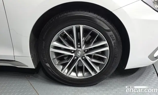 Hyundai Grandeur 2019 2.4 автомат (гидро), миниатюра 7