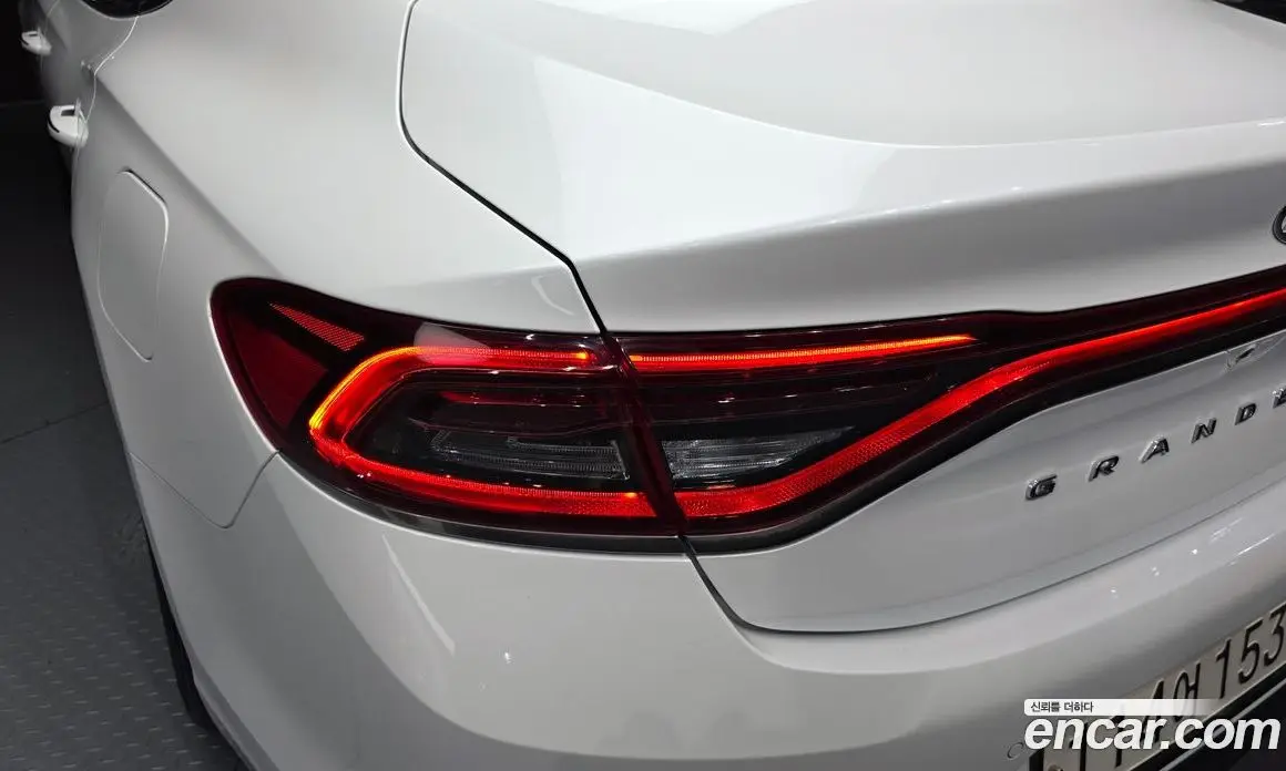 Hyundai Grandeur 2019 2.4 автомат (гидро), фото 9