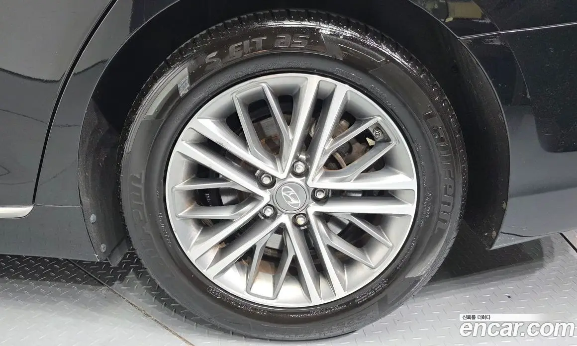 Hyundai Grandeur 2019 2.4 автомат (гидро), фото 7