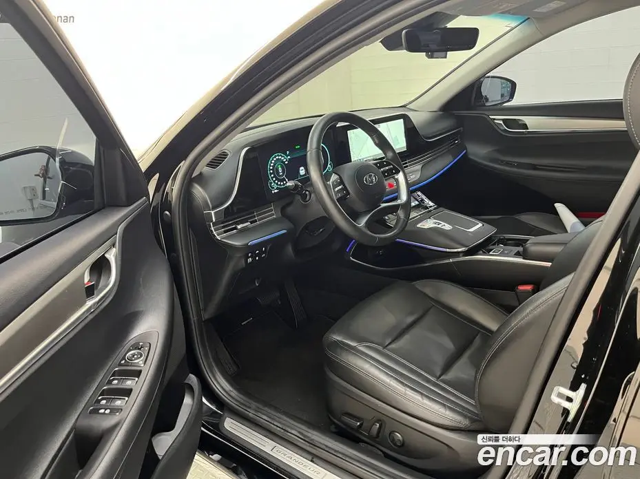 Hyundai Grandeur 2022 2.4 автомат (гидро), фото 12