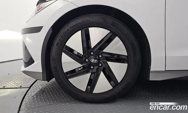 Hyundai Ioniq 6 2022 0.1 автомат (гидро), миниатюра 5