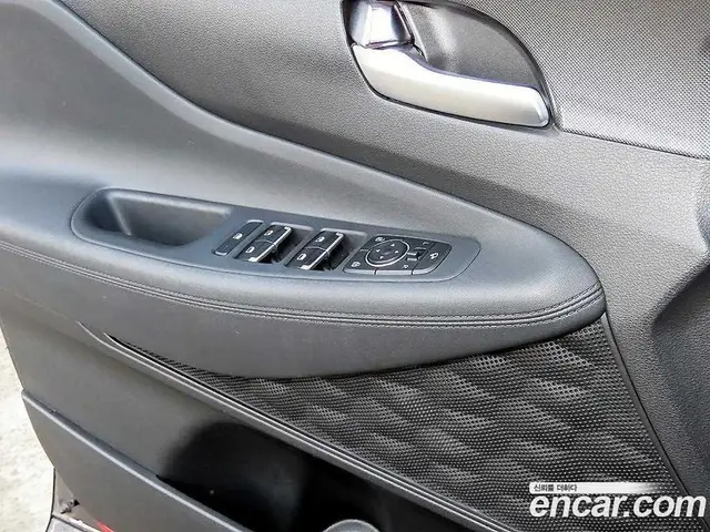 Hyundai Santa Fe 2020 2.2 автомат (гидро), миниатюра 11 Hyundai Santa Fe 2020 2.2 автомат (гидро), миниатюра 11