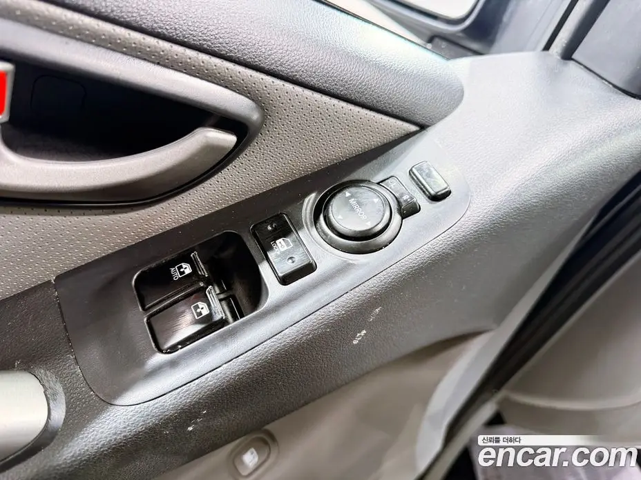 Hyundai Starex 2014 2.5 автомат (гидро), фото 9