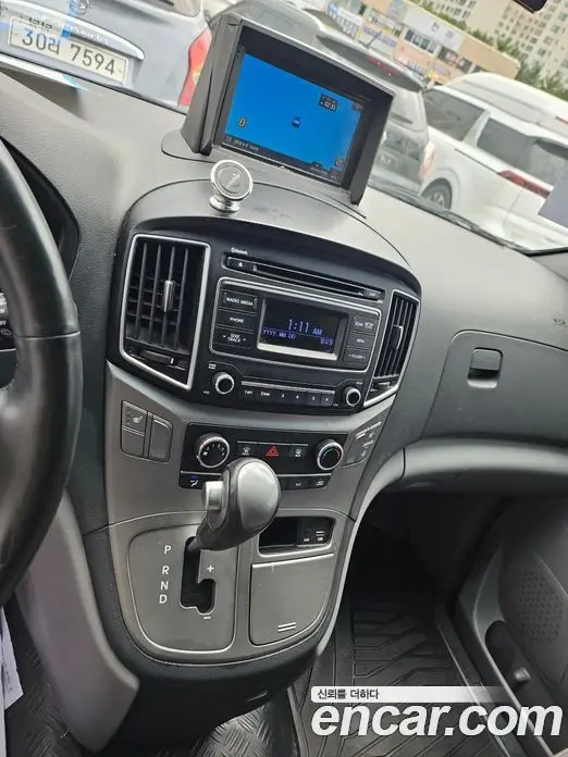 Hyundai Starex 2017 2.5 автомат (гидро), фото 15 Hyundai Starex 2017 2.5 автомат (гидро), фото 15