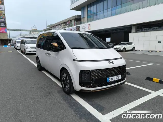 Hyundai Staria, 2025, 4 749 км