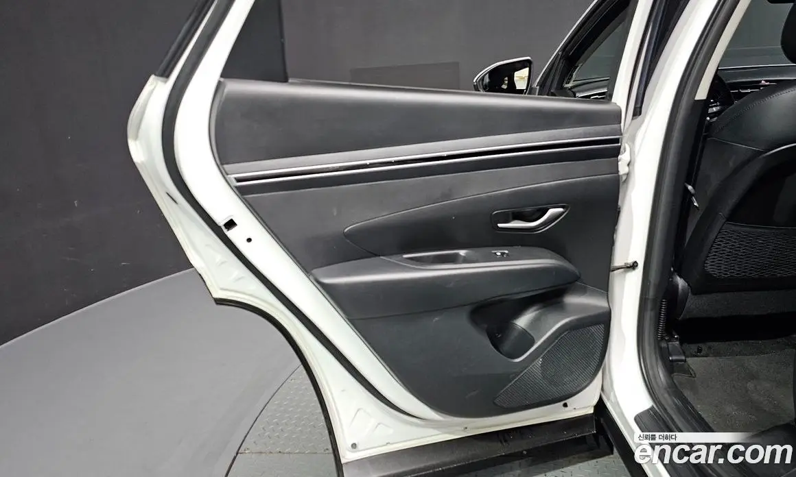 Hyundai Tucson 2022 1.6 автомат (гидро), фото 15