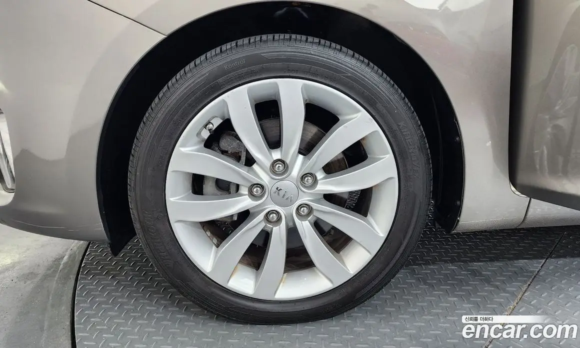 Kia Carens 2013 1.7 автомат (гидро), фото 5 Kia Carens 2013 1.7 автомат (гидро), фото 5