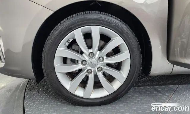 Kia Carens 2013 1.7 автомат (гидро), миниатюра 5 Kia Carens 2013 1.7 автомат (гидро), миниатюра 5