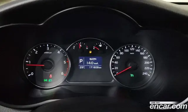 Kia Carens 2013 1.7 автомат (гидро), миниатюра 8 Kia Carens 2013 1.7 автомат (гидро), миниатюра 8