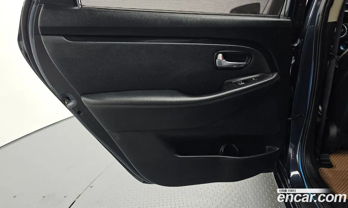 Kia Carens 2015 2.0 автомат (гидро), фото 15