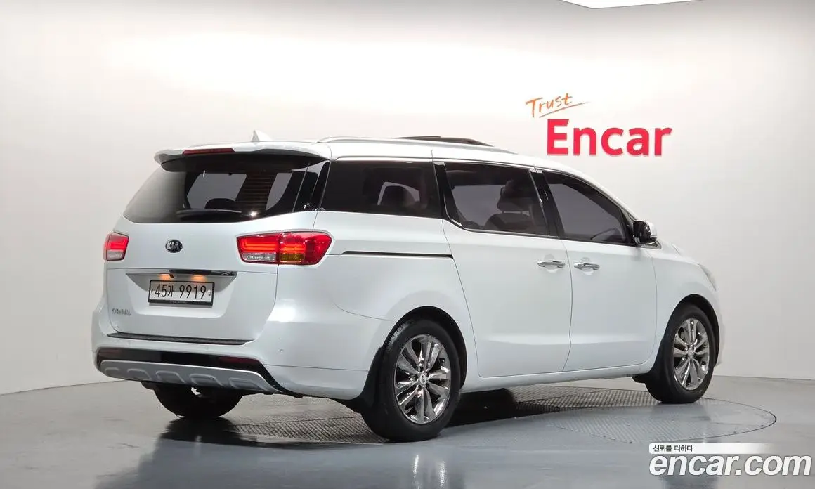 Kia Carnival 2017 2.2 автомат (гидро), фото 2 Kia Carnival 2017 2.2 автомат (гидро), фото 2