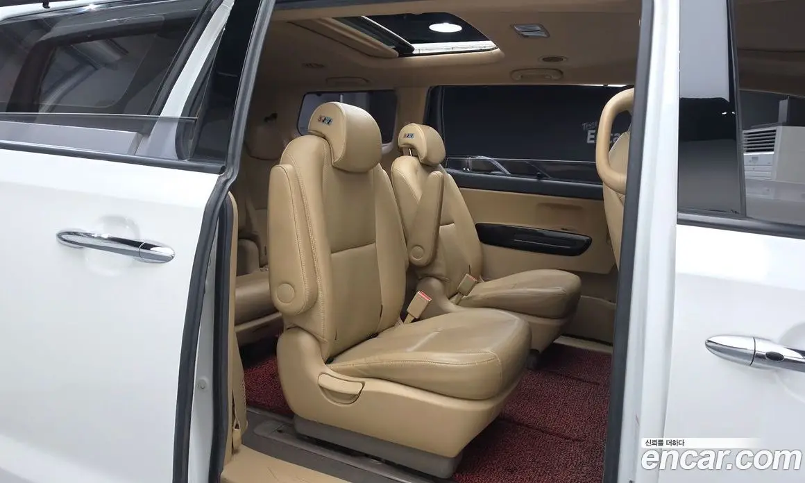 Kia Carnival 2017 2.2 автомат (гидро), фото 11 Kia Carnival 2017 2.2 автомат (гидро), фото 11