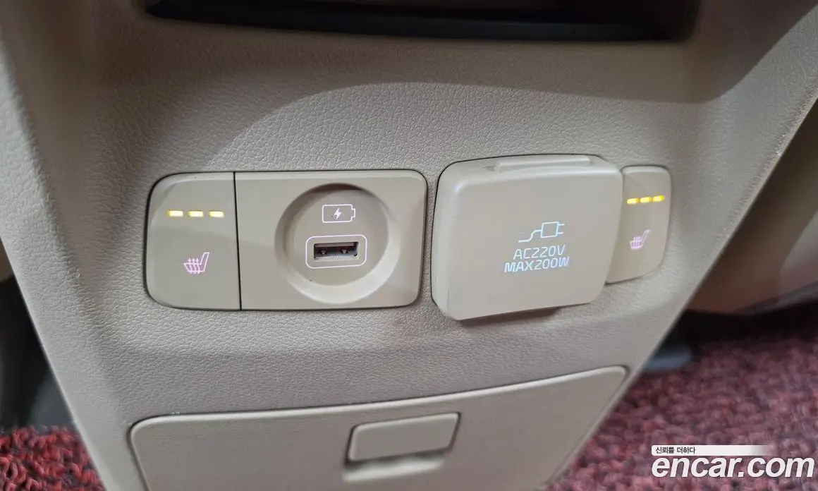 Kia Carnival 2017 2.2 автомат (гидро), фото 16 Kia Carnival 2017 2.2 автомат (гидро), фото 16