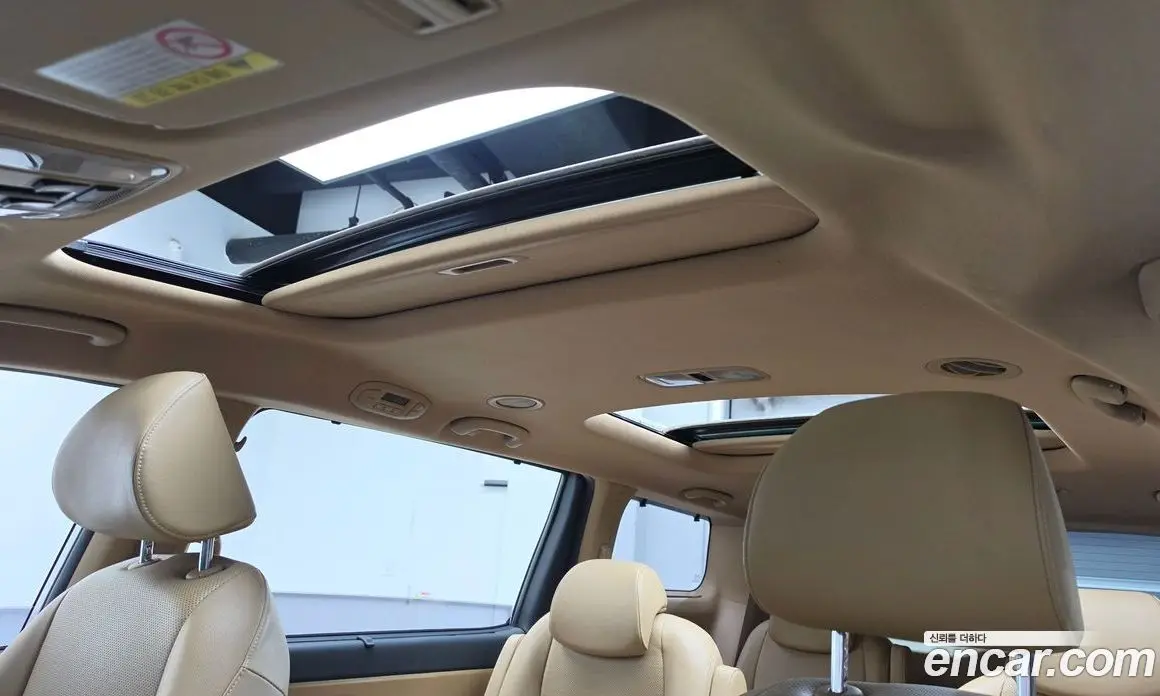 Kia Carnival 2017 2.2 автомат (гидро), фото 17 Kia Carnival 2017 2.2 автомат (гидро), фото 17