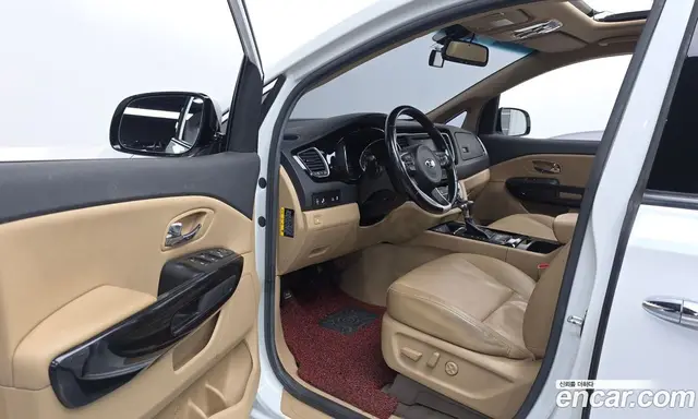 Kia Carnival 2017 2.2 автомат (гидро), миниатюра 10 Kia Carnival 2017 2.2 автомат (гидро), миниатюра 10