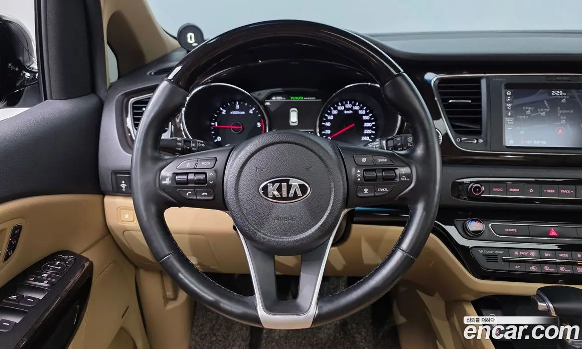 Kia Carnival 2018 2.2 автомат (гидро), фото 13
