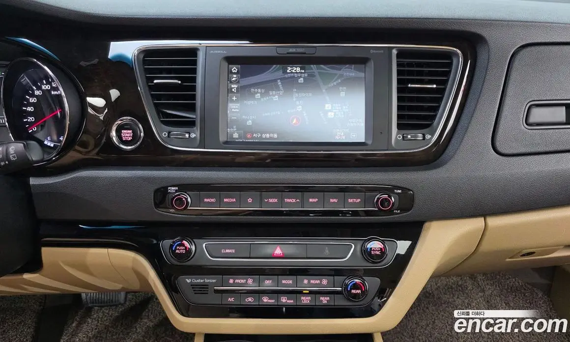 Kia Carnival 2018 2.2 автомат (гидро), фото 15