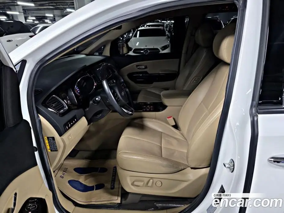 Kia Carnival 2020 2.2 автомат (гидро), фото 7