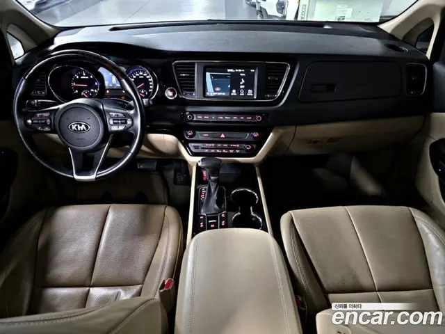 Kia Carnival 2020 2.2 автомат (гидро), миниатюра 10