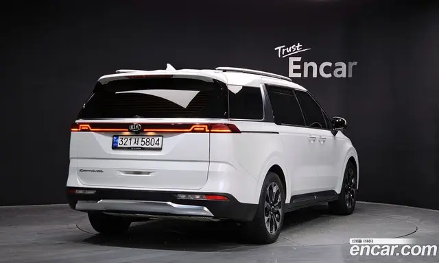 Kia Carnival 2020 2.2 автомат (гидро), миниатюра 2