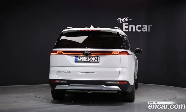 Kia Carnival 2020 2.2 автомат (гидро), миниатюра 4