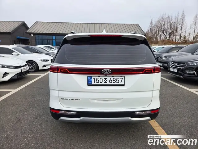 Kia Carnival 2021 2.2 автомат (гидро), миниатюра 3