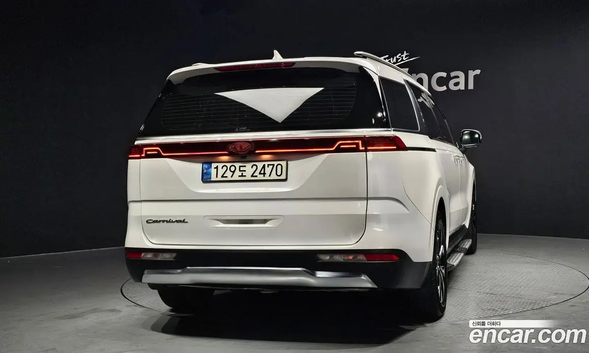 Kia Carnival 2021 2.2 автомат (гидро), фото 4