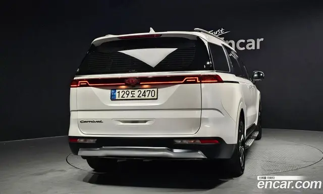 Kia Carnival 2021 2.2 автомат (гидро), миниатюра 4