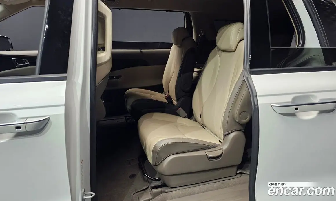 Kia Carnival 2022 2.2 автомат (гидро), фото 18
