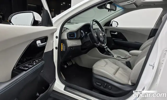 Kia Niro 2016 1.6 автомат (гидро), миниатюра 12