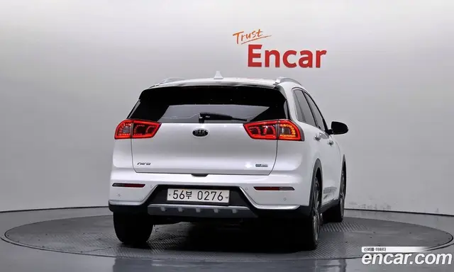 Kia Niro 2016 1.6 автомат (гидро), миниатюра 3
