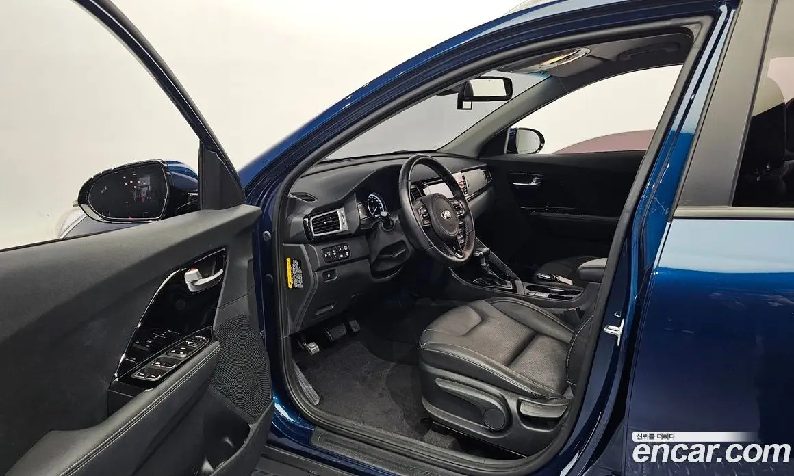 Kia Niro 2018 1.6 автомат (гидро), фото 13