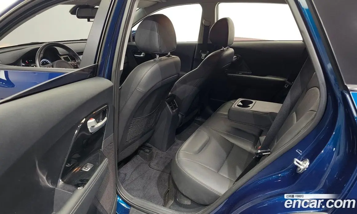 Kia Niro 2018 1.6 автомат (гидро), фото 18