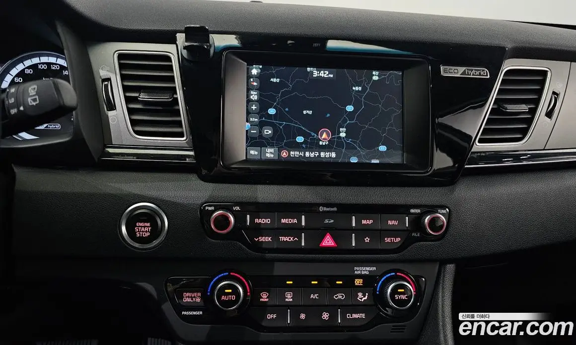 Kia Niro 2018 1.6 автомат (гидро), фото 19