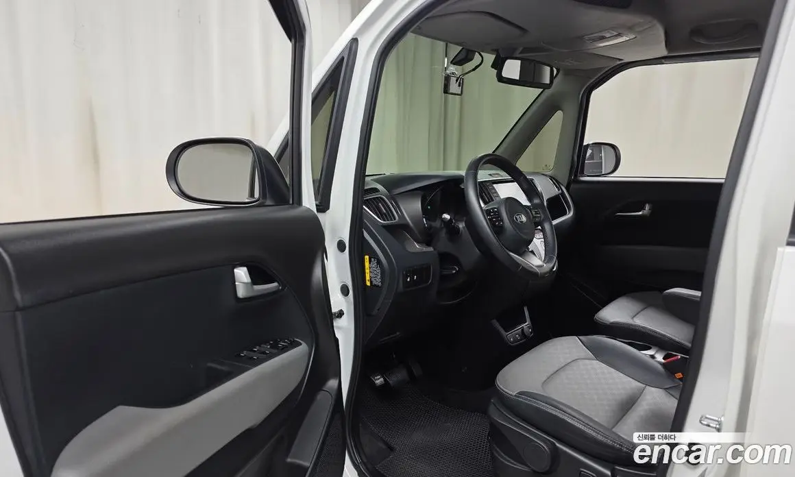 Kia Ray 2021 1.0 автомат (гидро), фото 13