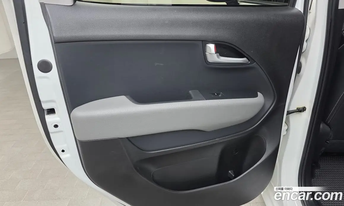 Kia Ray 2021 1.0 автомат (гидро), фото 15