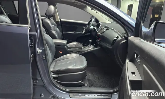 Kia Sportage 2011 2.0 автомат (гидро), миниатюра 11