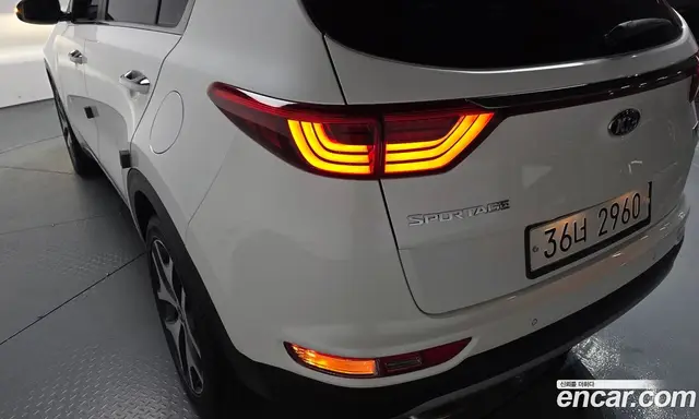 Kia Sportage 2018 2.0 автомат (гидро), миниатюра 9