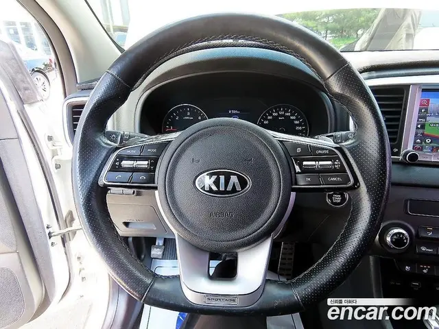 Kia Sportage 2018 2.0 автомат (гидро), миниатюра 8