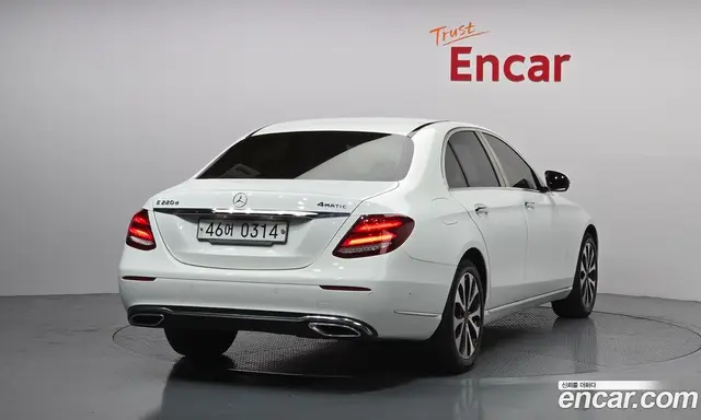 Mercedes-Benz E-Class 2016 1.9 автомат (гидро), миниатюра 2