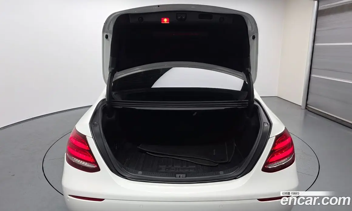 Mercedes-Benz E-Class 2017 2.0 автомат (гидро), фото 20